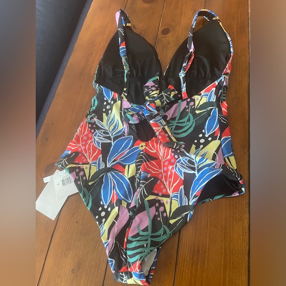 NWT OndadeMer one piece swimsuit size medium - Picture 2 of 2